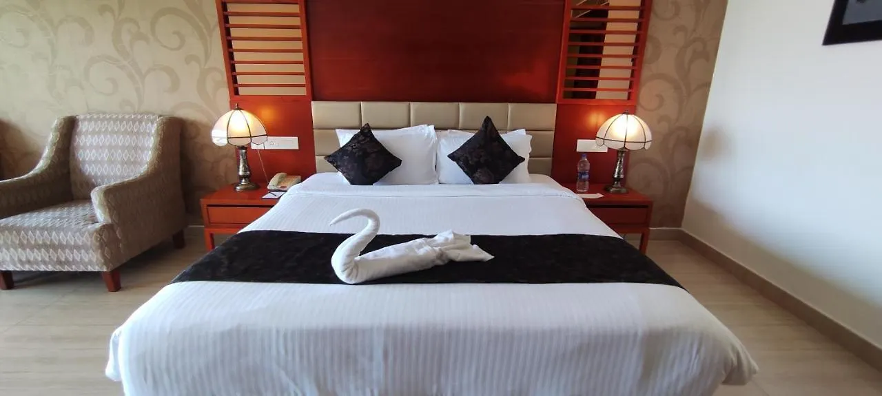 Hotel Lake Palace Trivandrum Vettutura