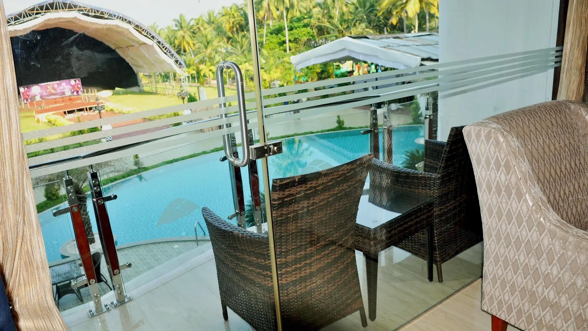 Lake Palace Trivandrum Vettutura 5*,