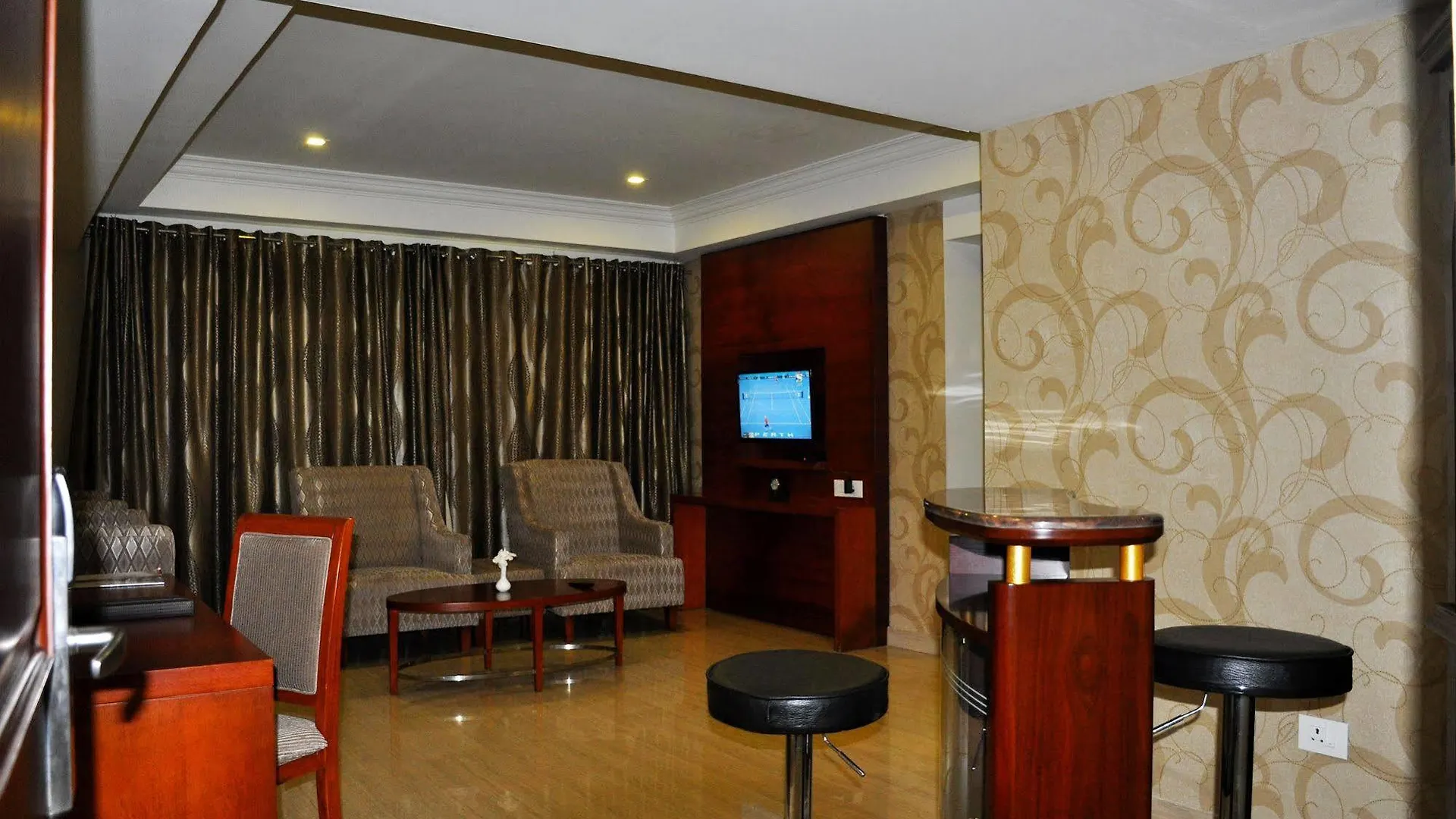 Lake Palace Trivandrum Vettutura